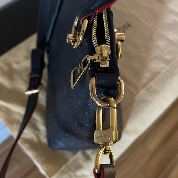 Louis Vuitton monogram leather purse - Picture 3 of 6